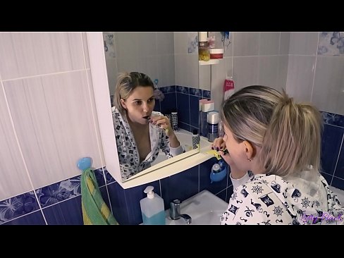 ❤️ Hack s mladima u pidžami završava oralnu spermu u dupe - letty black Porno vk kod nas ❤